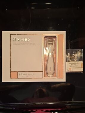 GoPro White Microneedling Regeneration Tool for Women With Extra Eye Roller NWT